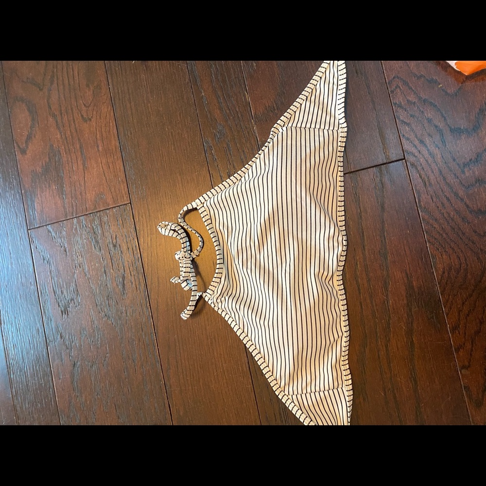Halter bikini top